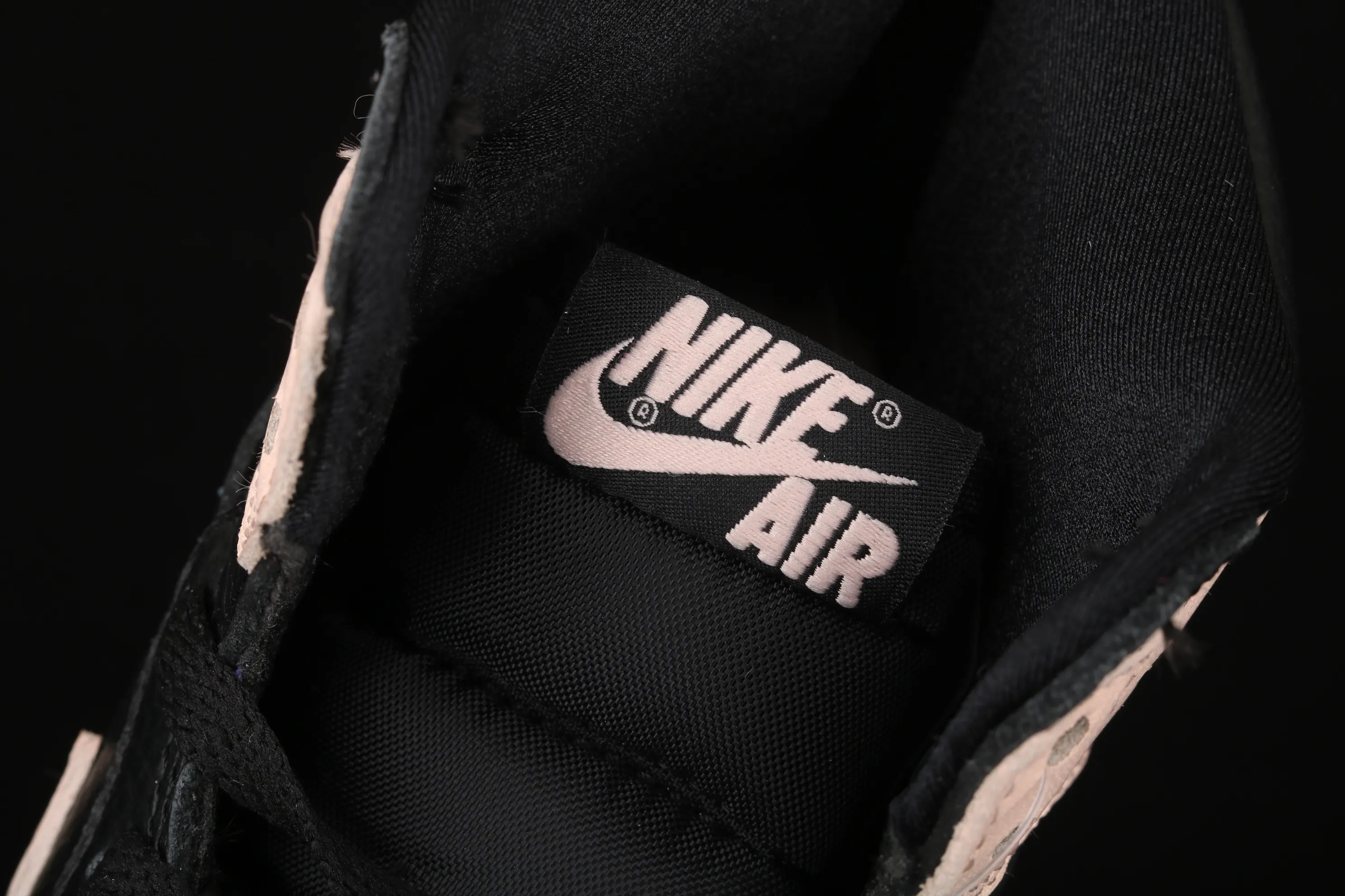 All categories Air Jordan Jordan series basketball shoes Air Jordan 1 High X version Air Jordan 1 "Crimson Tint" AJ1 Joe 1 black powder 555088-081